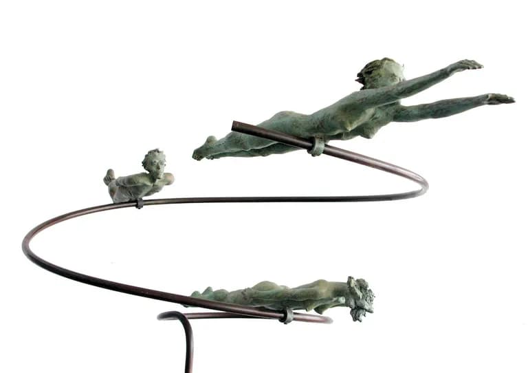 Rosa Segura, Atletas, bronze on an iron base, two figures over an arc