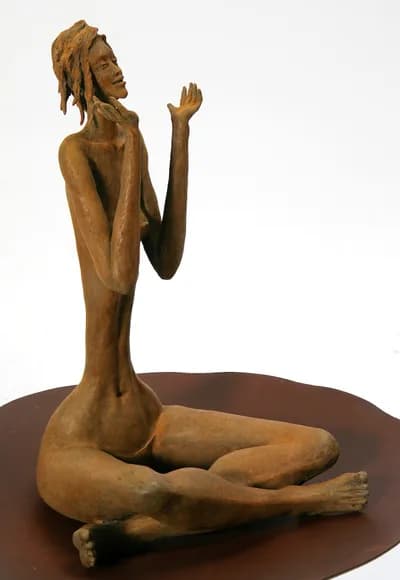 Rosa Segura, Nenufar III, bronze on an iron base, a seated figure