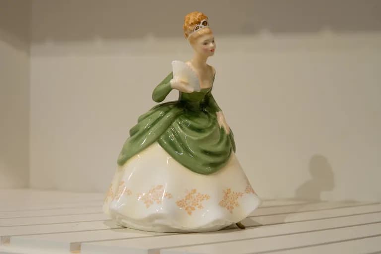 Royal Doulton Porcelain Lady, 7H x 7W In