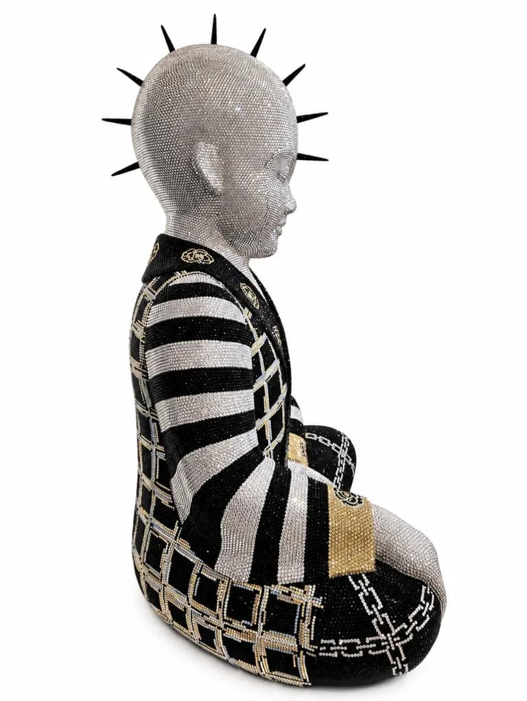 The same Punkbuddha seen from the side