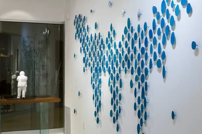 Carolina Sardi, Aqua Drops Installation, painted steel