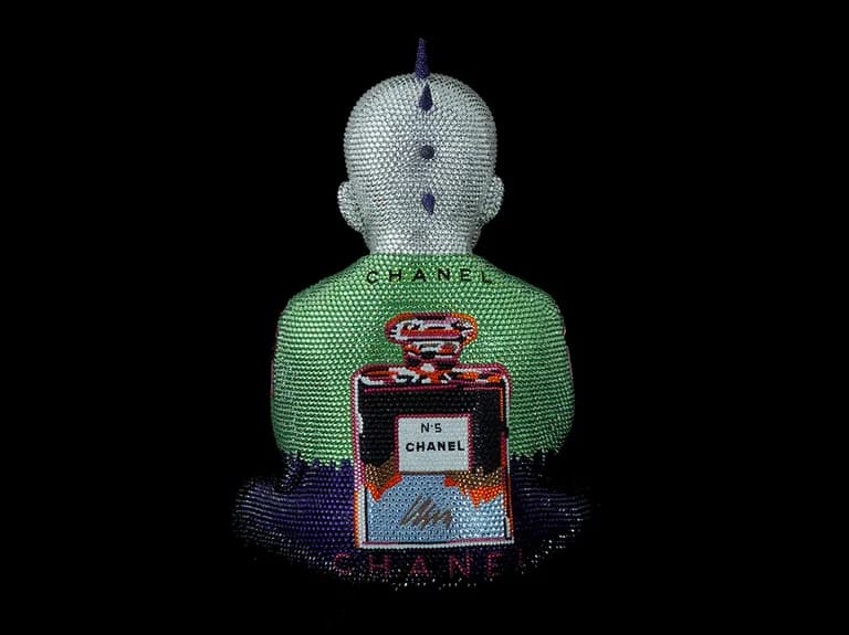 Metis Atash, Chanel #5 Warhol, 2025, seen from behind