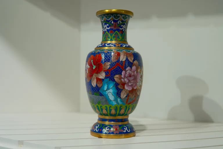 20th Century Chinese Vase, 7H x 3W In