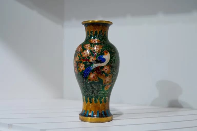 20th Century Chinese Vase, 7H x 3W In