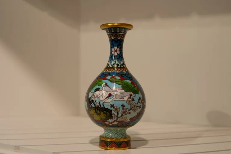 20th Century Chinese Vase, 6H x 4W In