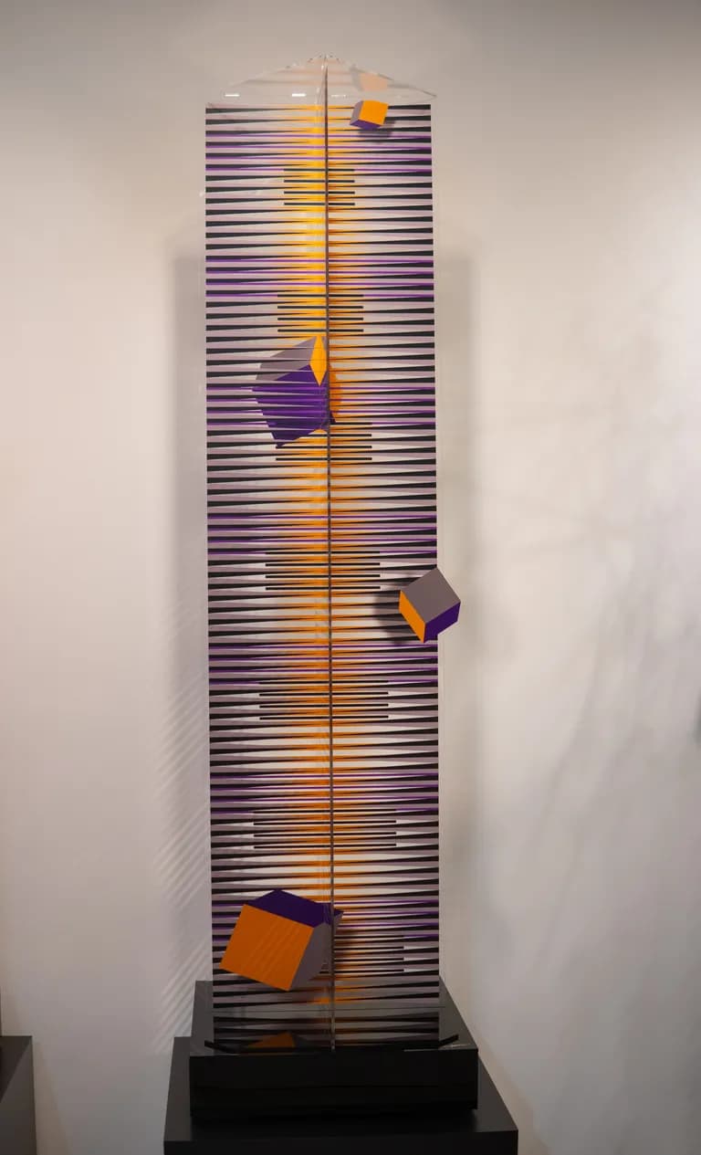 Hugo Diaz Falling Cubes II