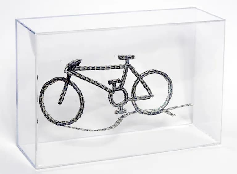 Mariano Costa-Peuser, Financial Bike, a bicycle made of banknotes in a vitrine