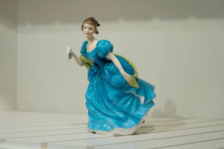 Royal Doulton Porcelain Lady, 7H x 7W In