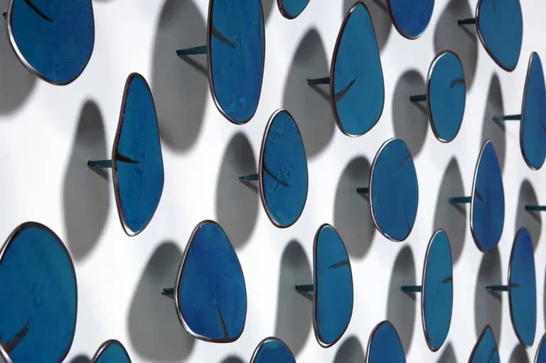 Carolina Sardi, Acqua Drops, painted steel, in detail