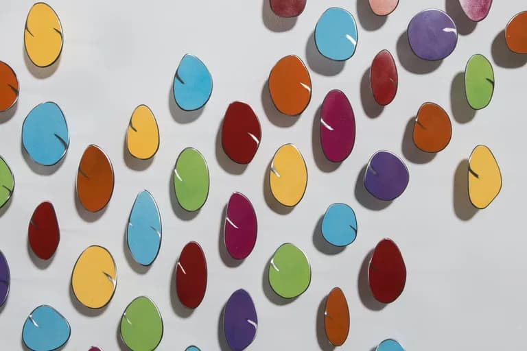 Carolina Sardi, Multicolored Installation, painted steel, in detail