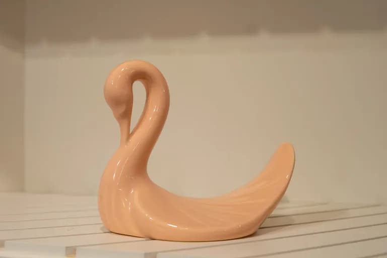 Vintage 1980's Ceramic Swan Bathroom Towel Holder, 6H x 7W In